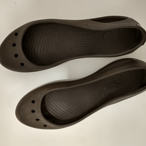 Crocs Women's Kadee Flat Size 8- Brown - Picture 1 of 4
